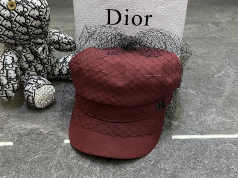 CHRISTIAN DIOR